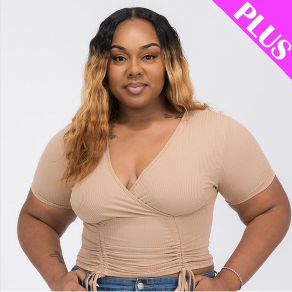 Regular and plus jeans with some tops - Picture 4 of 5